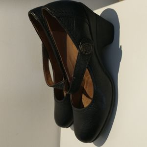 Naturalizer leather shoes